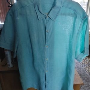 Men's Tommy Bahama 100% Linen Short Sleeve Shirt.